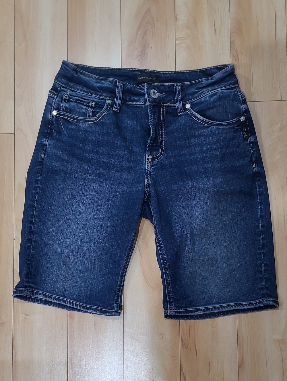 Silver Jeans Women's Size 27 Suki Bermuda Jean Shorts